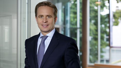 Dr. Tobias Schwinge Dr. Tobias Schwinge